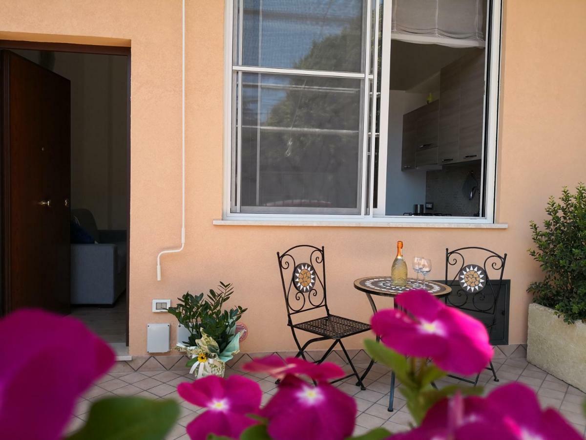 فندق Tiny House Naxos جيارديني ناكسوس المظهر الخارجي الصورة